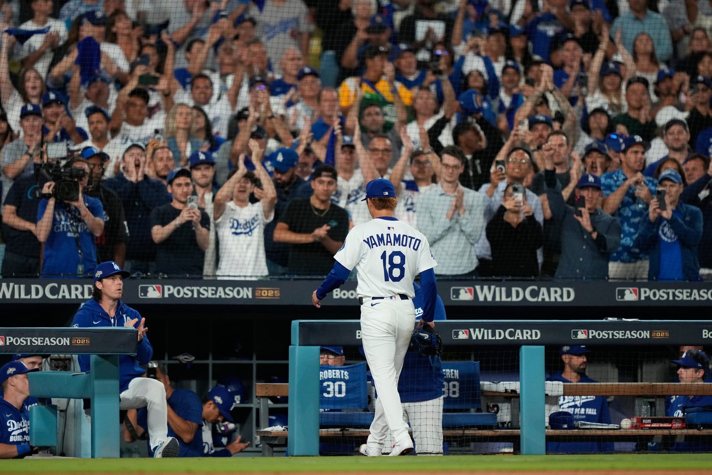 Yoshinobu Yamamoto shines as Dodgers sweep Reds to reach NL Division Series | iNFOnews.ca
