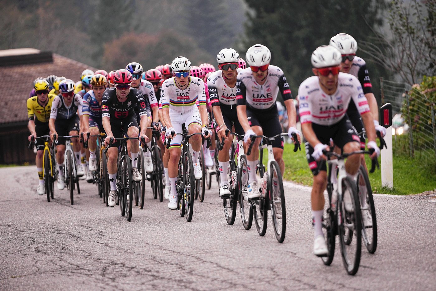 Tadej Pogacar caps incredible season with record-equaling fifth Tour of Lombardy title | iNFOnews.ca