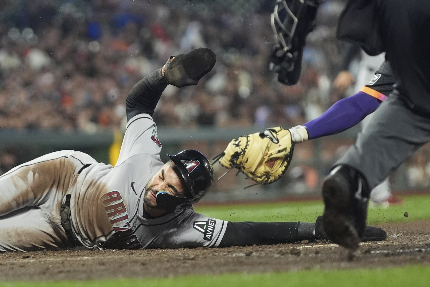 Willy Adames hits three-run homer as Giants beat D-backs 5-3, gain ground on Mets in wild-card chase | iNFOnews.ca