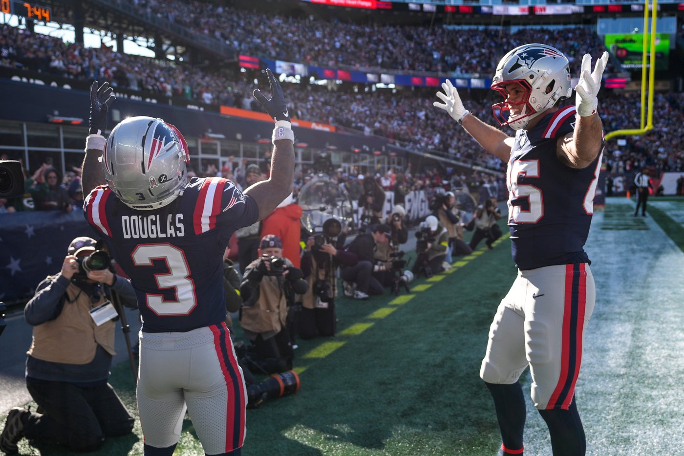 Top photos from Week 9 of the NFL season | iNFOnews.ca