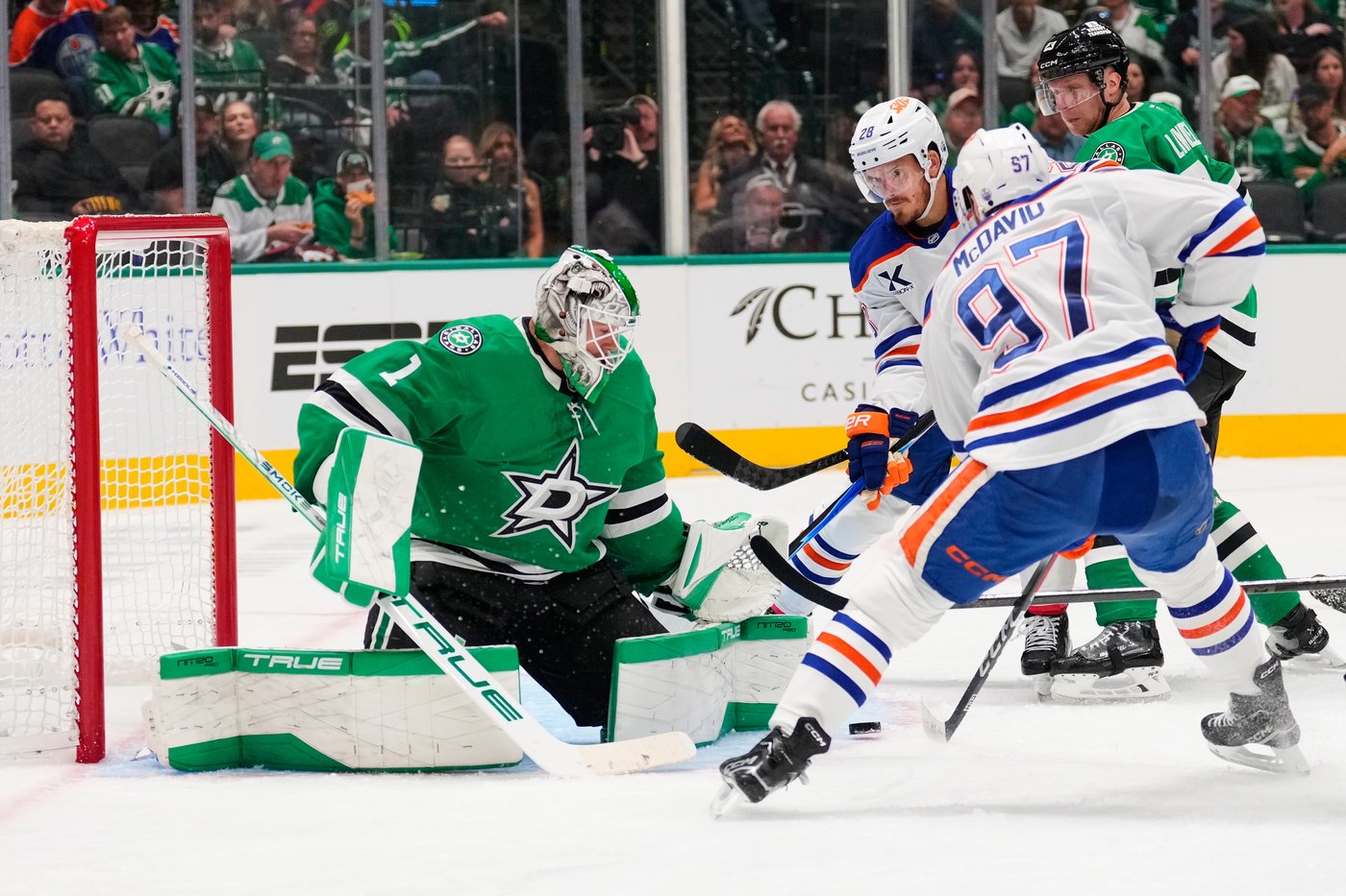 Wyatt Johnston has 3 assists, shootout winner as Stars beat Oilers 4-3 in West rematch | iNFOnews.ca Wyatt Johnston has 3 assists, shootout winner as Stars beat Oilers 4-3 in West rematch | iNFOnews.ca