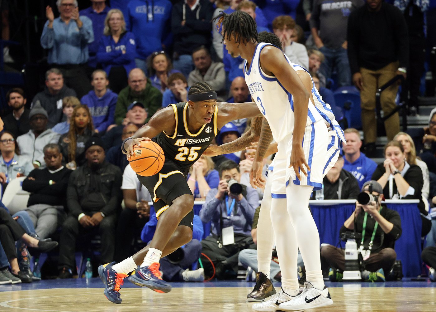 Missouri beats Kentucky 73-68 for first win in Lexington | iNFOnews.ca