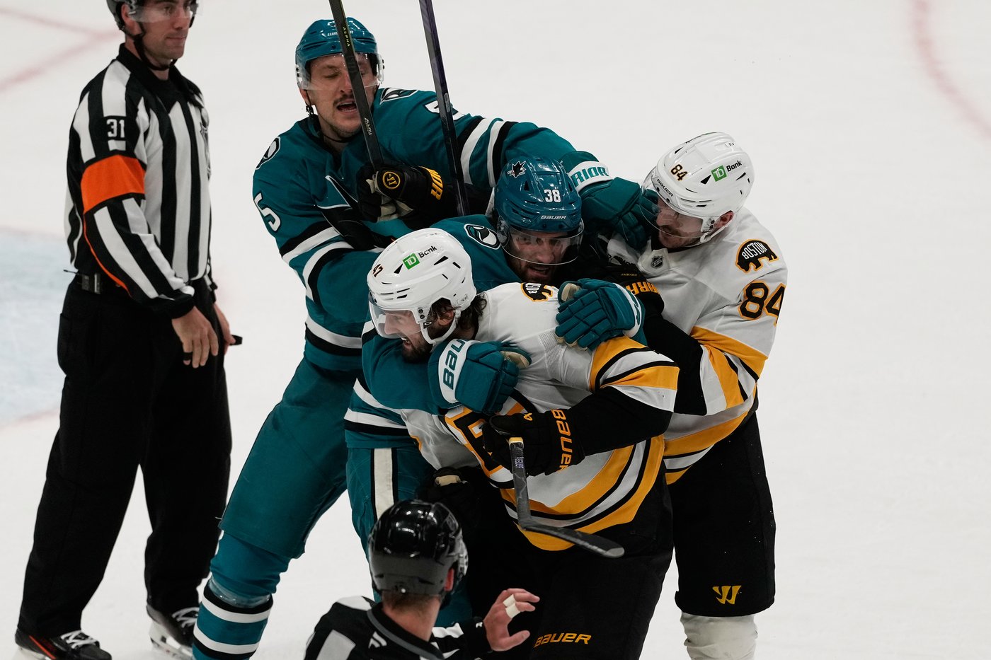 Celebrini notches 14th goal, Sharks beat Bruins 3-1 | iNFOnews.ca
