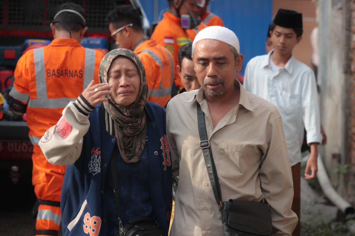 Photos from the collapse of an Islamic school building in Indonesia | iNFOnews.ca