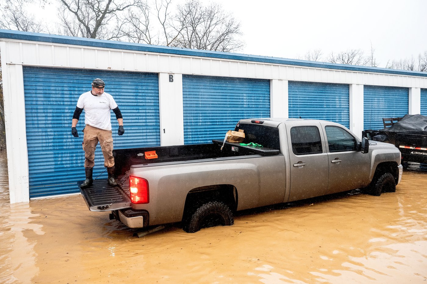 Flash flooding in northern California leads to soaked roads, water rescues and 1 death | iNFOnews.ca