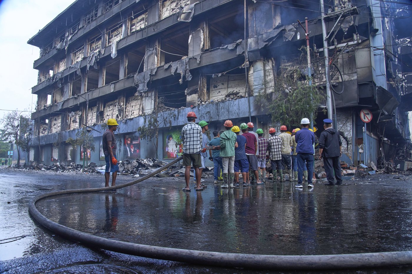 Photos show violent protests in Nepal, with government buildings set on fire | iNFOnews.ca