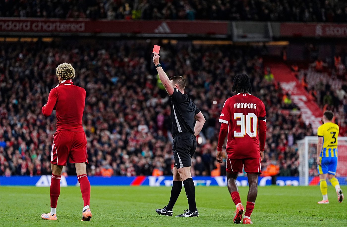 Liverpool's Hugo Ekitike apologizes for celebration that earned him a red card and suspension | iNFOnews.ca