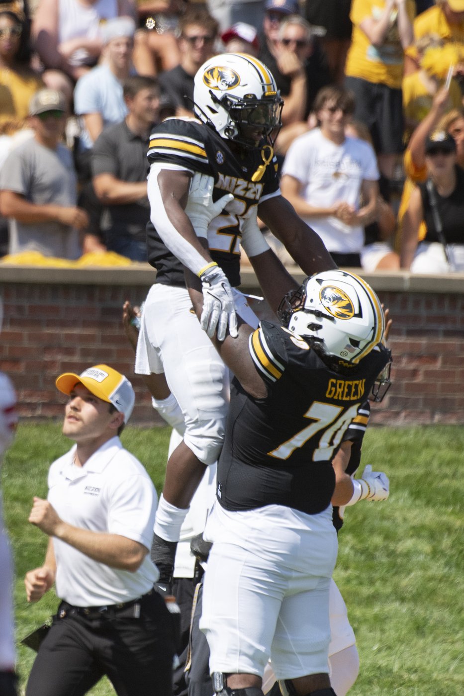 Ahmad Hardy's rise: From lightly recruited Mississippi prospect to SEC sensation for No. 20 Missouri | iNFOnews.ca