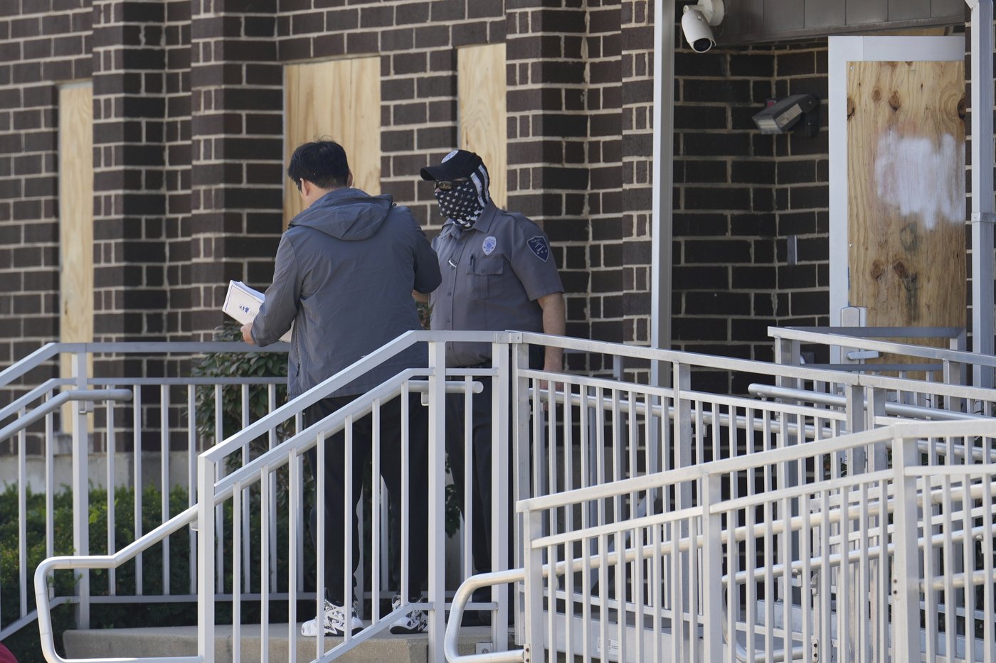 New Chicago immigration campaign prompts confusion as city braces for federal intervention | iNFOnews.ca New Chicago immigration campaign prompts confusion as city braces for federal intervention | iNFOnews.ca