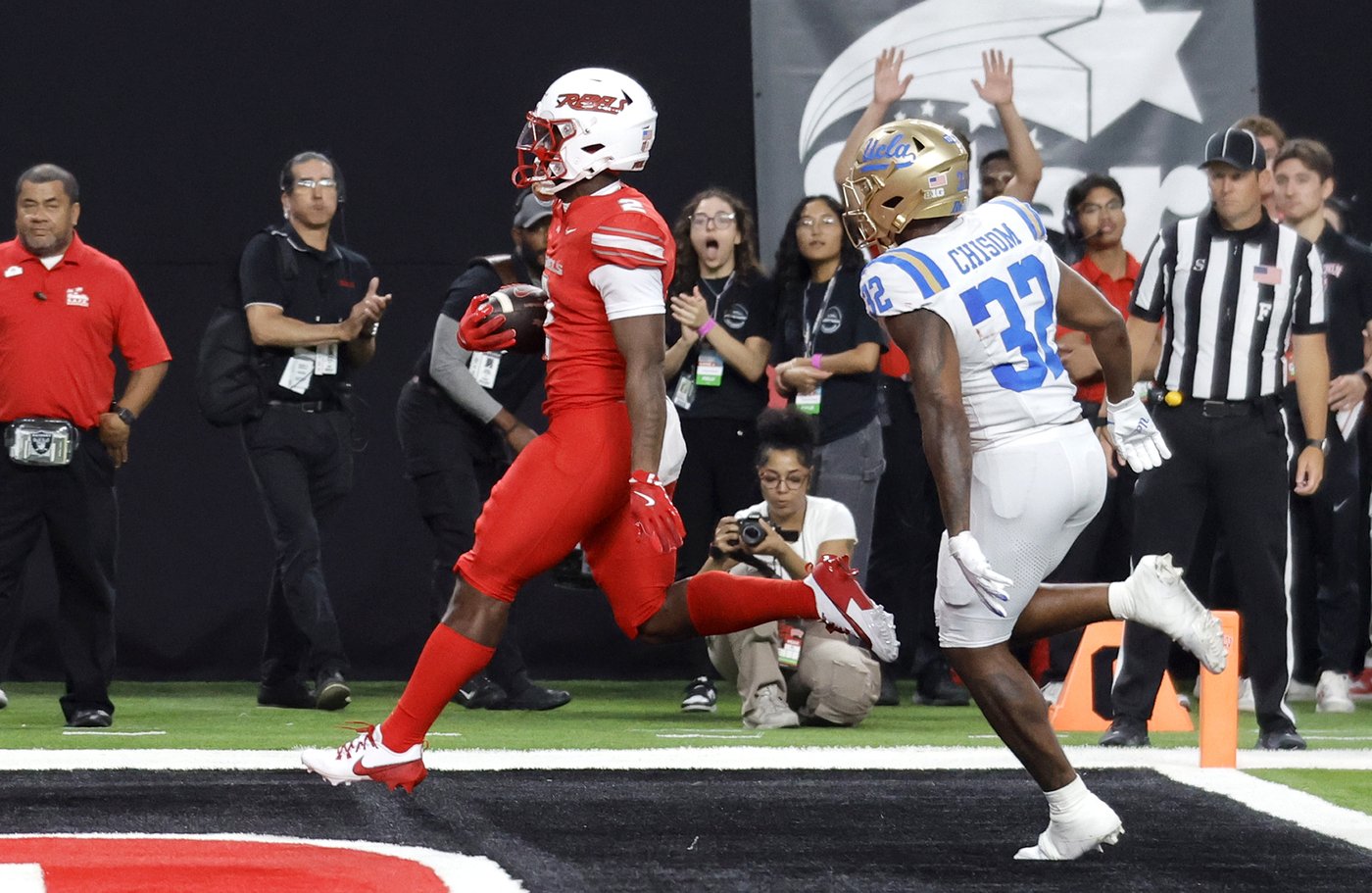 UNLV beats UCLA 30-23 for first Big Ten win in 22 years | iNFOnews.ca UNLV beats UCLA 30-23 for first Big Ten win in 22 years | iNFOnews.ca