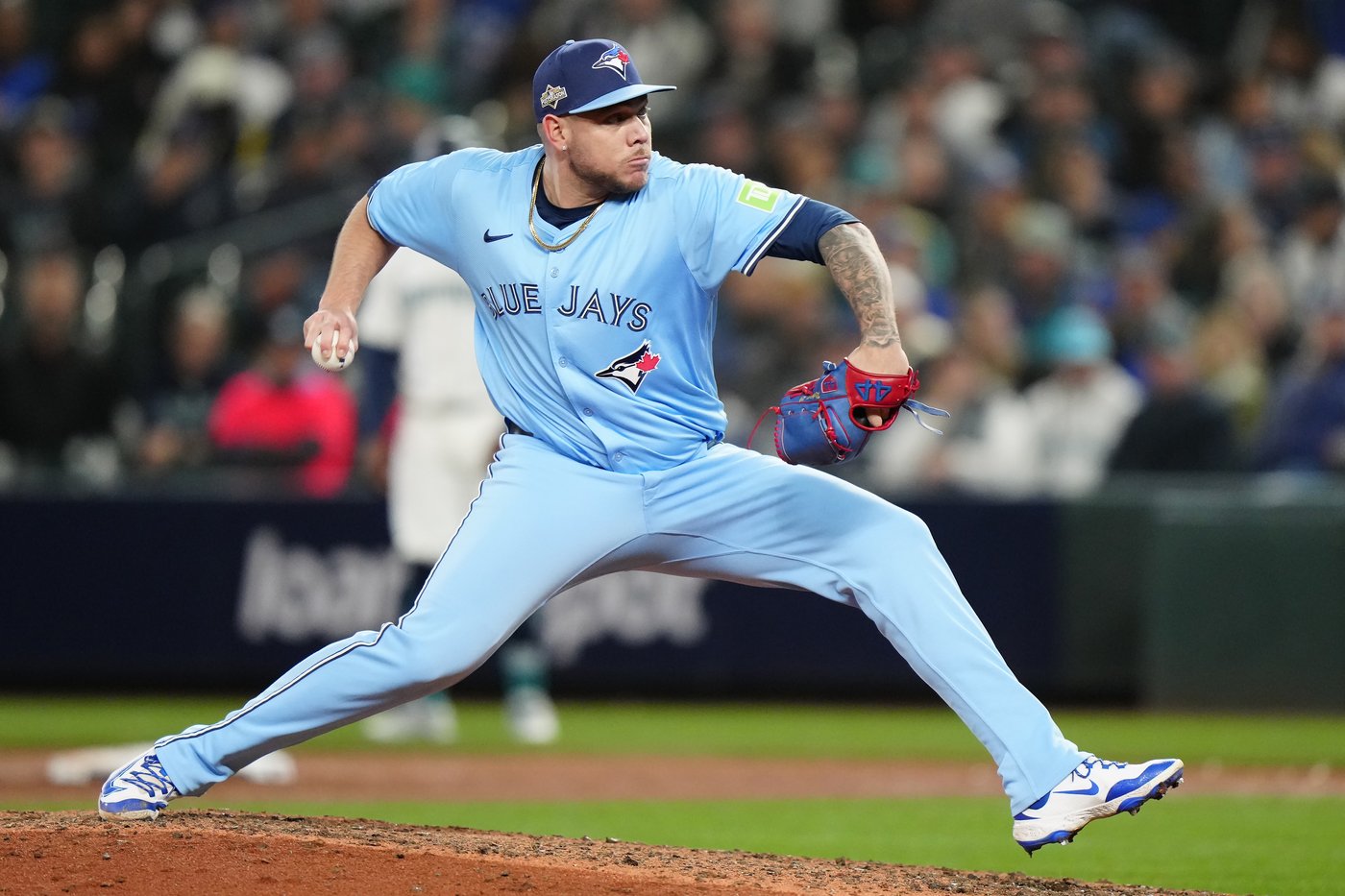 Photo Gallery: Blue Jays cruise to 13-4 Game 3 win in ALCS | iNFOnews.ca