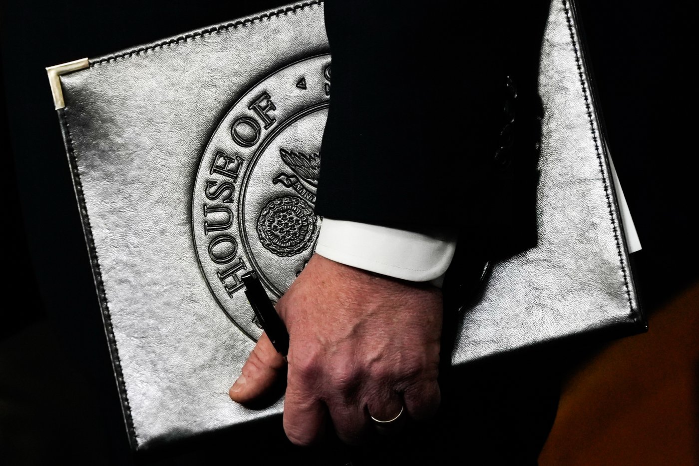 Photos of Marjorie Taylor Greene standing with Epstein survivors before House votes on Epstein files | iNFOnews.ca