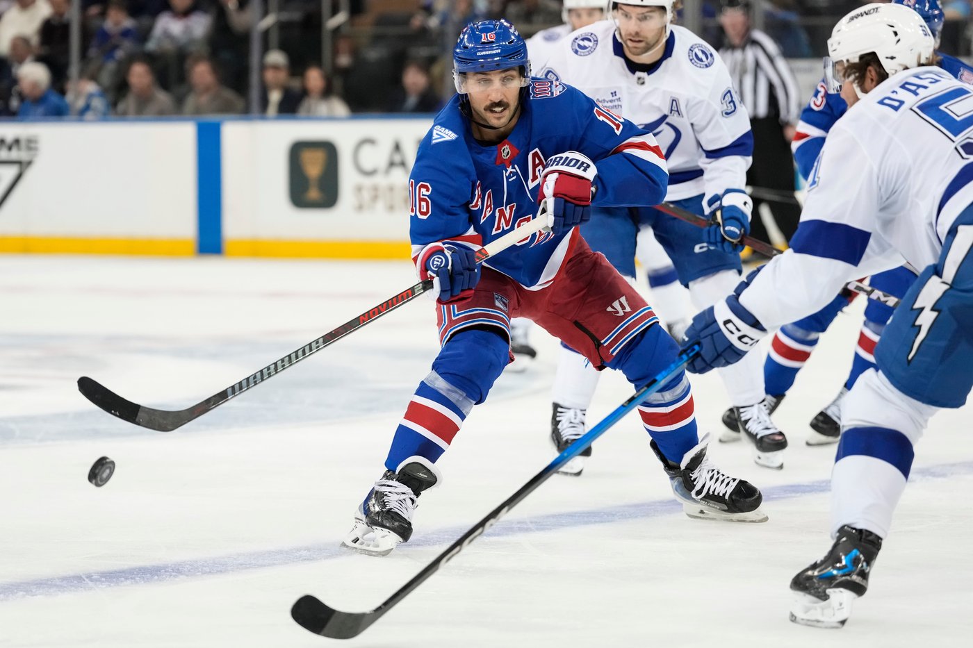 Rangers fail to duplicate road success at MSG, fall to 2-8-1 at home after loss to Lightning | iNFOnews.ca