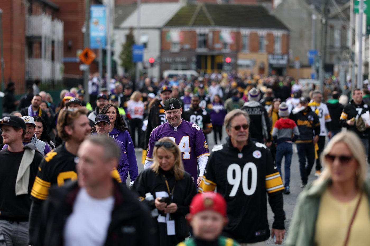 What's the craic? Steelers and Vikings fans set for Dublin game | iNFOnews.ca