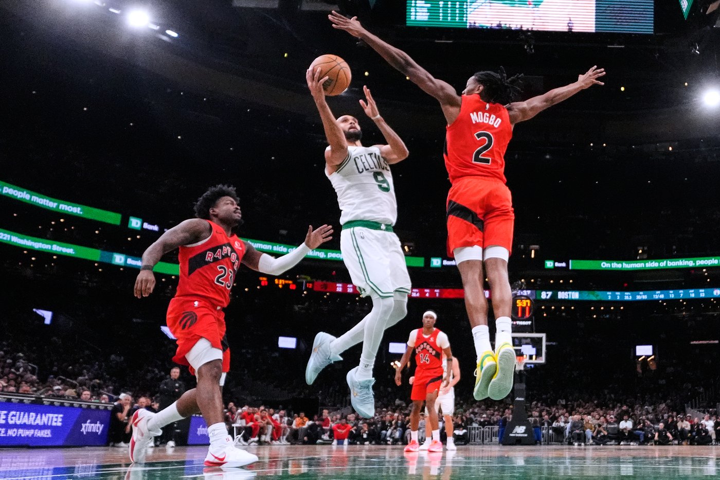 Jonathan Mogbo embracing splitting time between the Raptors and Raptors 905 | iNFOnews.ca