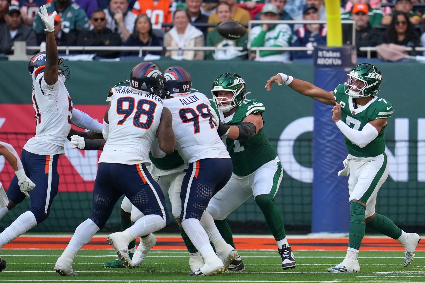 Jets coach uses Lamar Jackson, Josh Allen as examples when discussing Justin Fields' slow release | iNFOnews.ca Jets coach uses Lamar Jackson, Josh Allen as examples when discussing Justin Fields' slow release | iNFOnews.ca