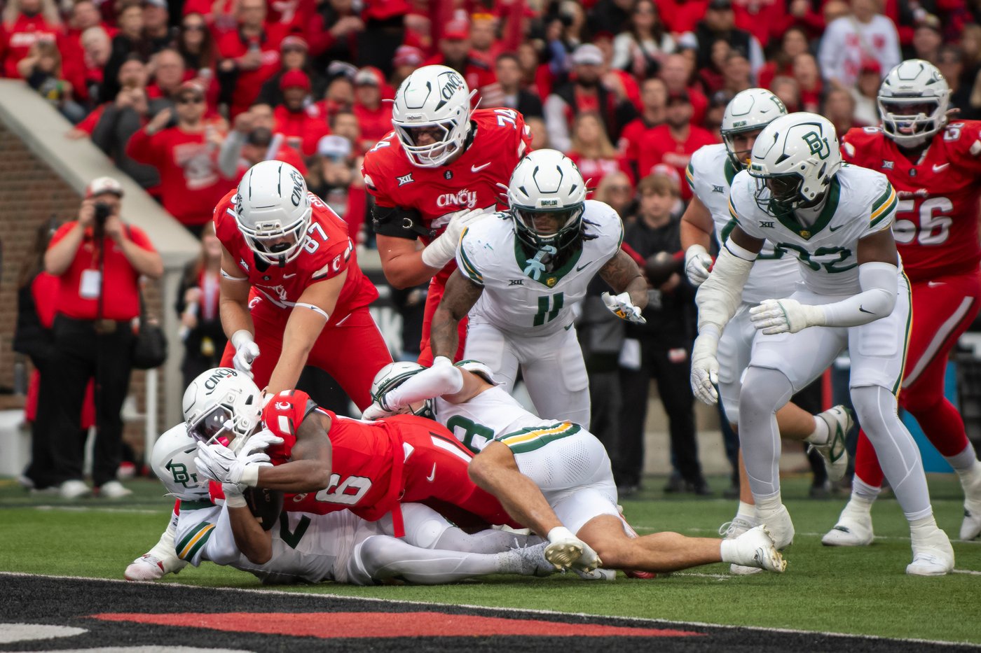 Sorsby throws 2 TD passes, runs for a score in No. 21 Cincinnati's 41-20 win over Baylor | iNFOnews.ca Sorsby throws 2 TD passes, runs for a score in No. 21 Cincinnati's 41-20 win over Baylor | iNFOnews.ca