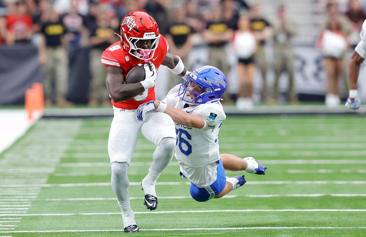 Colandrea scores on 19-yard TD run with 36 seconds left, lifts undefeated UNLV past Air Force 51-48 | iNFOnews.ca