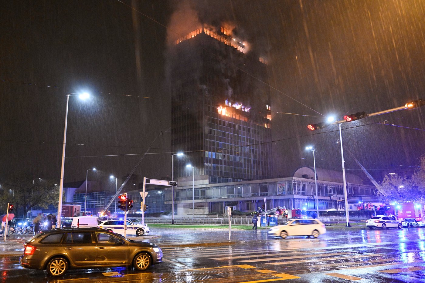 Huge fire in the Croatian capital destroys landmark tower | iNFOnews.ca