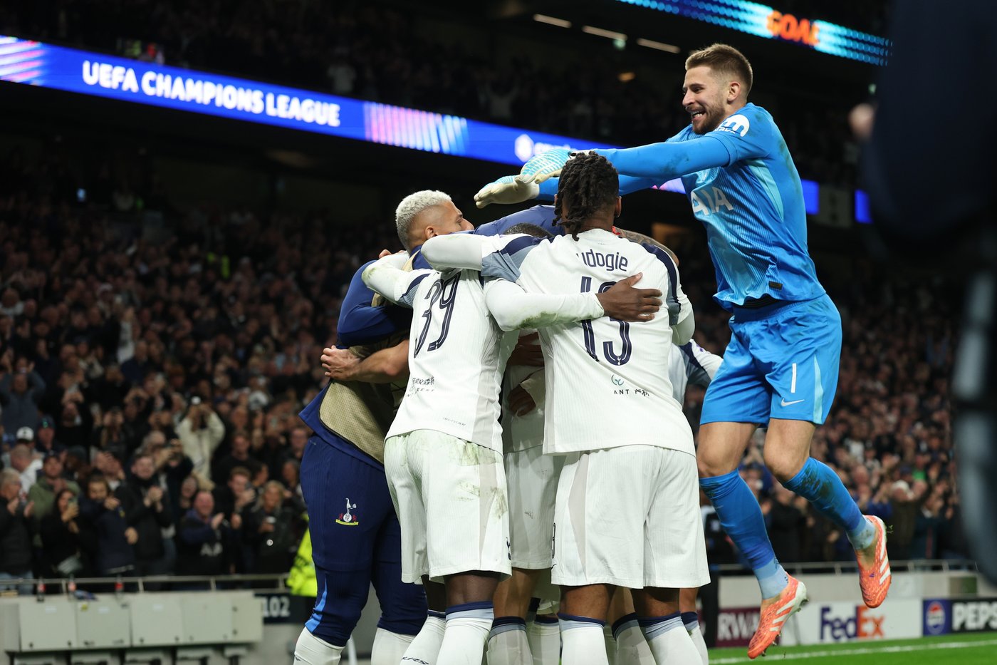 'It was like Lionel Messi': Van de Ven runs 90 meters for stunning solo goal in Champions League | iNFOnews.ca 'It was like Lionel Messi': Van de Ven runs 90 meters for stunning solo goal in Champions League | iNFOnews.ca