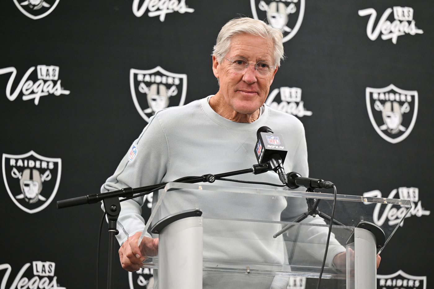 Struggling Raiders offense looks largely the same in first game under interim coordinator Greg Olson | iNFOnews.ca