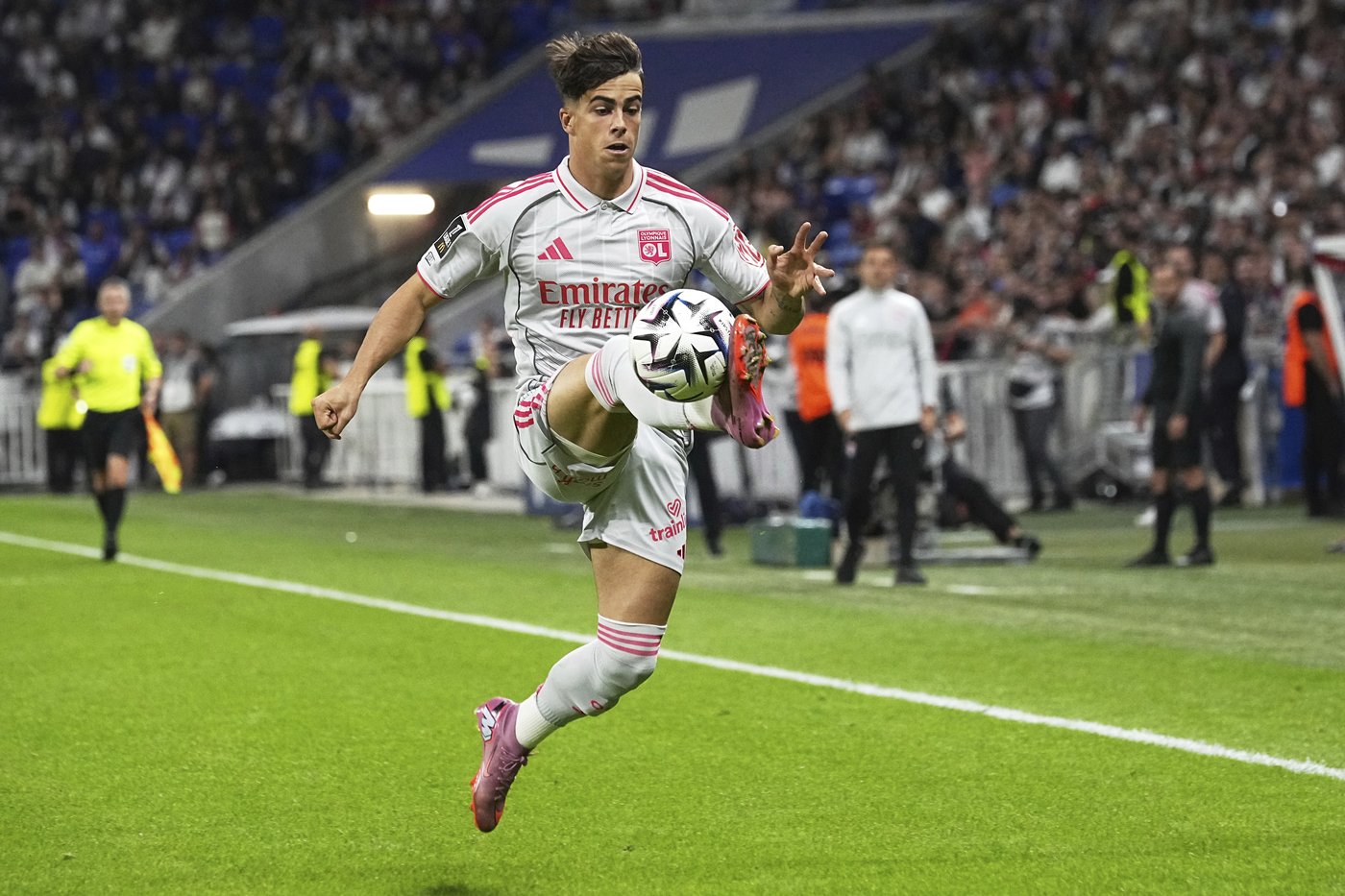 US midfielder Tessmann scores only goal as Lyon overcomes Angers to co-lead Ligue 1 | iNFOnews.ca US midfielder Tessmann scores only goal as Lyon overcomes Angers to co-lead Ligue 1 | iNFOnews.ca