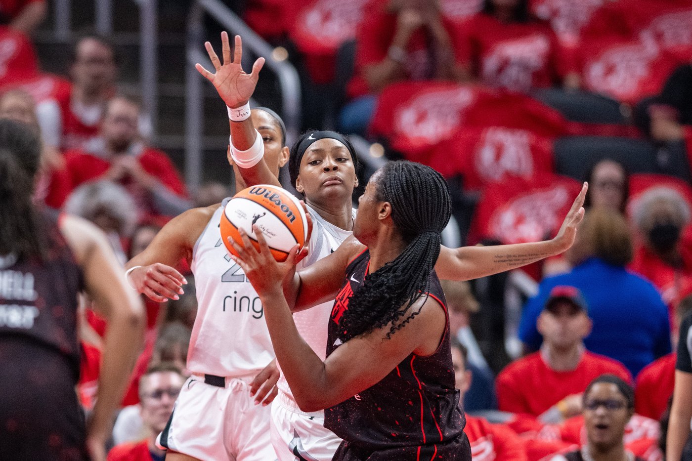 Aliyah Boston, Kelsey Mitchell lead Fever past Aces 90-83 to even series and set up decisive Game 5 | iNFOnews.ca