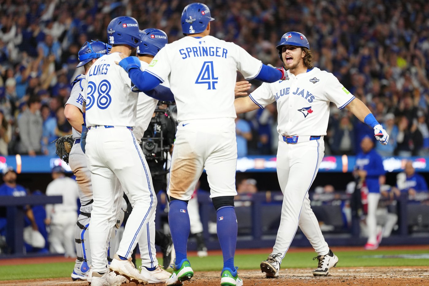 Barger's career season continues with pinch-hit grand slam in Game 1 of World Series | iNFOnews.ca Barger's career season continues with pinch-hit grand slam in Game 1 of World Series | iNFOnews.ca