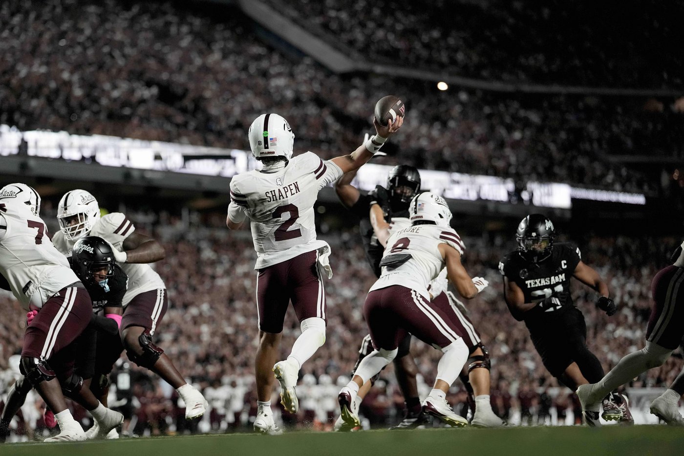 Concepcion has 2 TD catches to lead No. 6 Texas A&M past Mississippi State, 31-9 | iNFOnews.ca