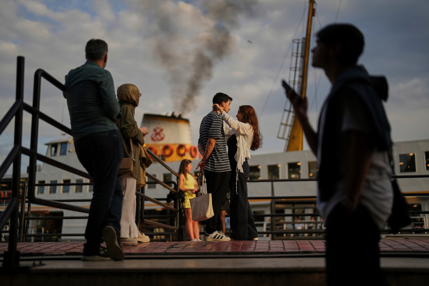 The top AP photos from the Middle East in 2025: Conflict, courage, and moments of wonder | iNFOnews.ca