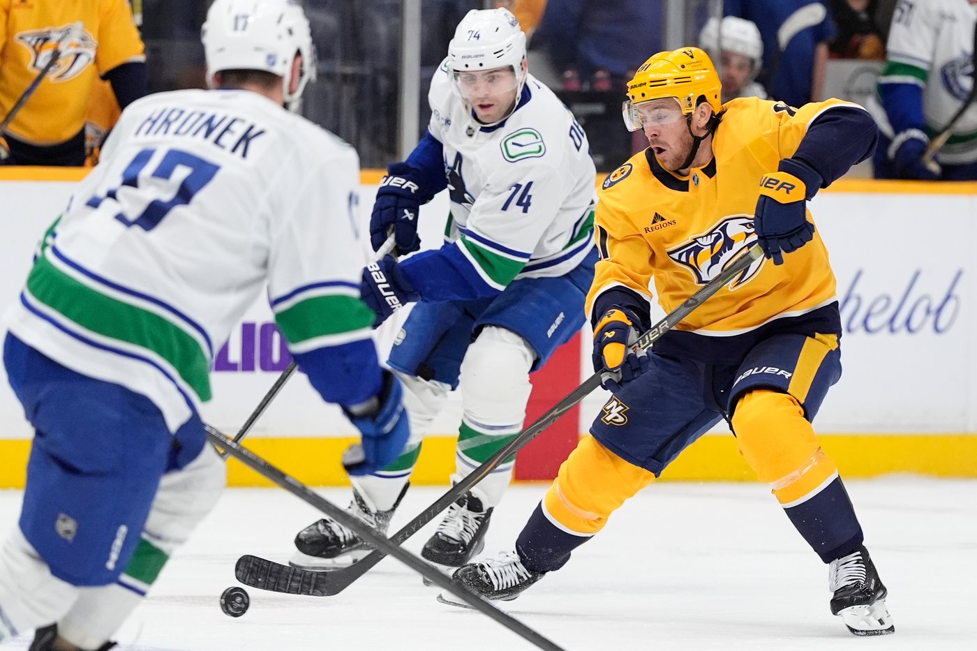 Boeser scores late OT winner as Canucks beat pesky Predators 5-4 | iNFOnews.ca Boeser scores late OT winner as Canucks beat pesky Predators 5-4 | iNFOnews.ca