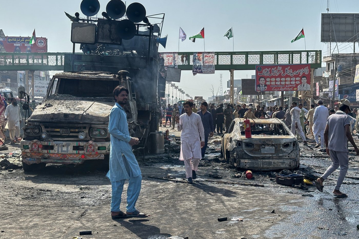 Pakistan bans hard-line Islamist party after recent deadly clashes with police | iNFOnews.ca Pakistan bans hard-line Islamist party after recent deadly clashes with police | iNFOnews.ca
