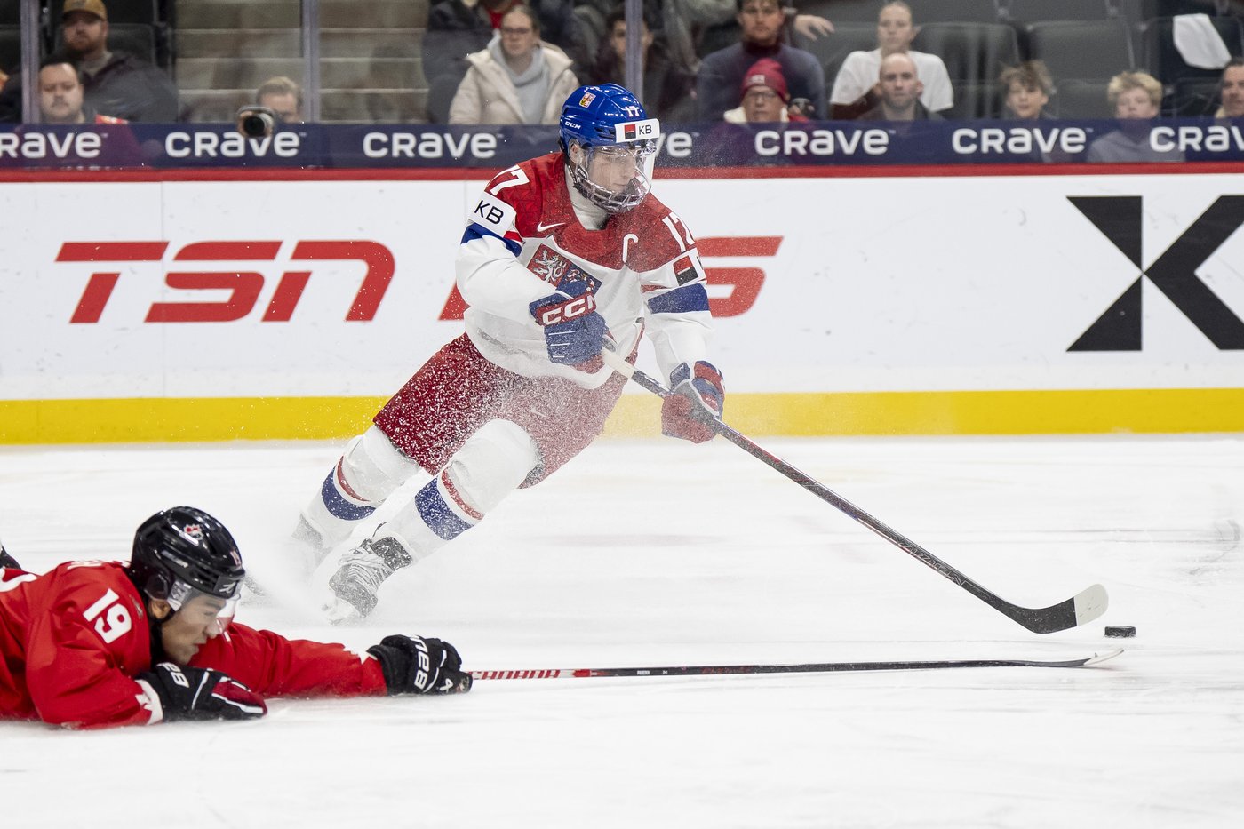 'It sucks': Canada falls to Czechia in medal round for third straight world juniors | iNFOnews.ca