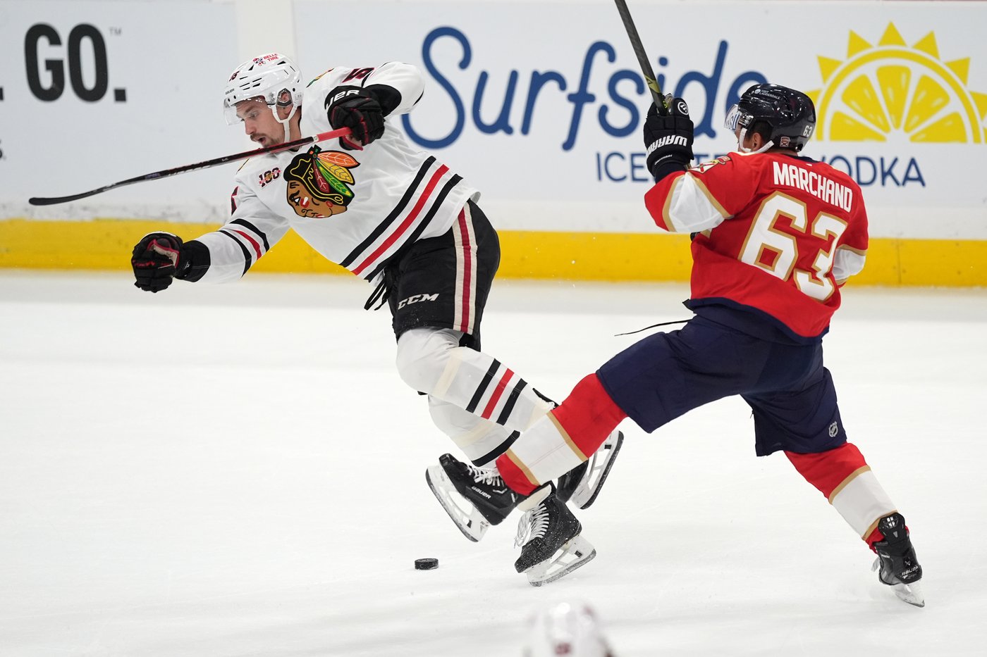 Boqvist scores go-ahead goal as Cup champ Panthers beat Blackhawks 3-2 on banner-raising night | iNFOnews.ca