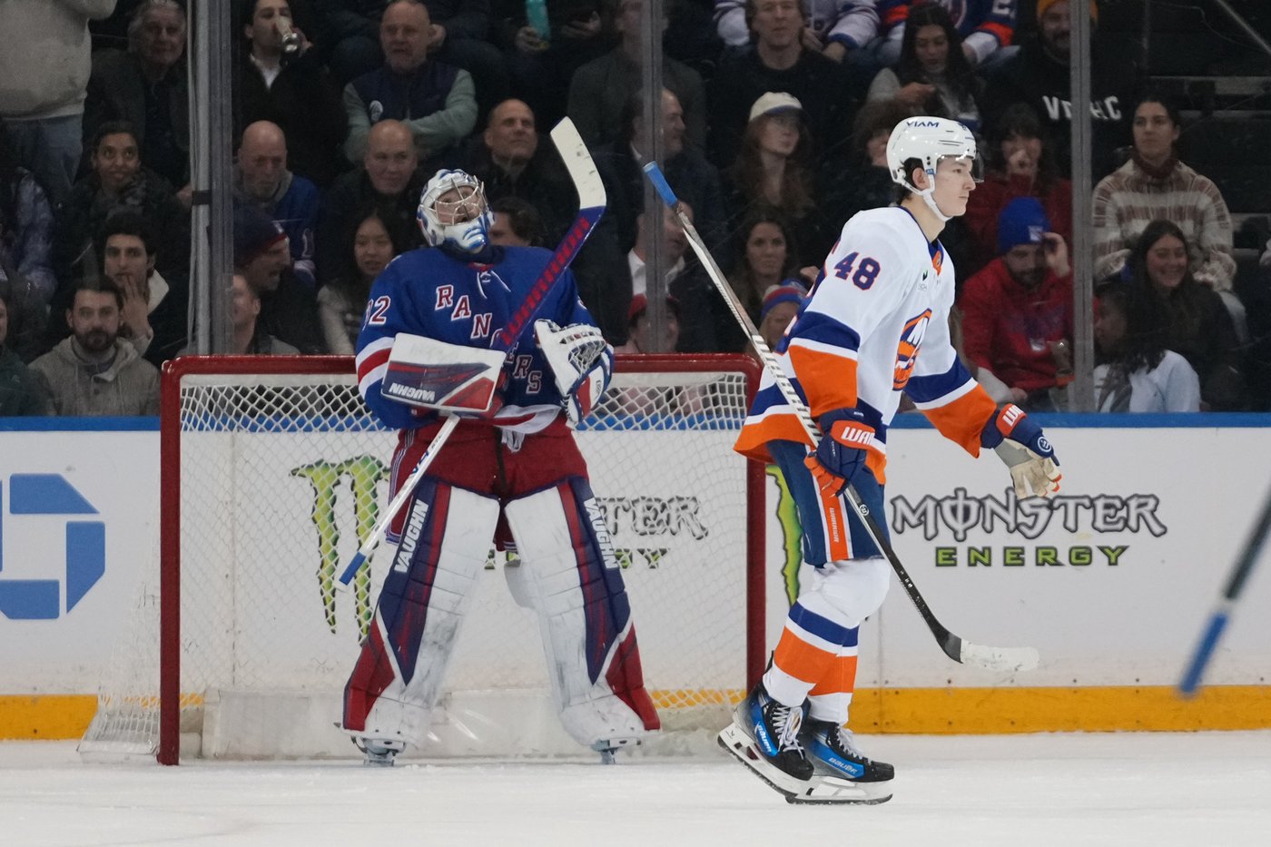 Islanders' Matthew Schaefer passes Bobby Orr for the 2nd-most goals by an 18-year-old defenseman | iNFOnews.ca