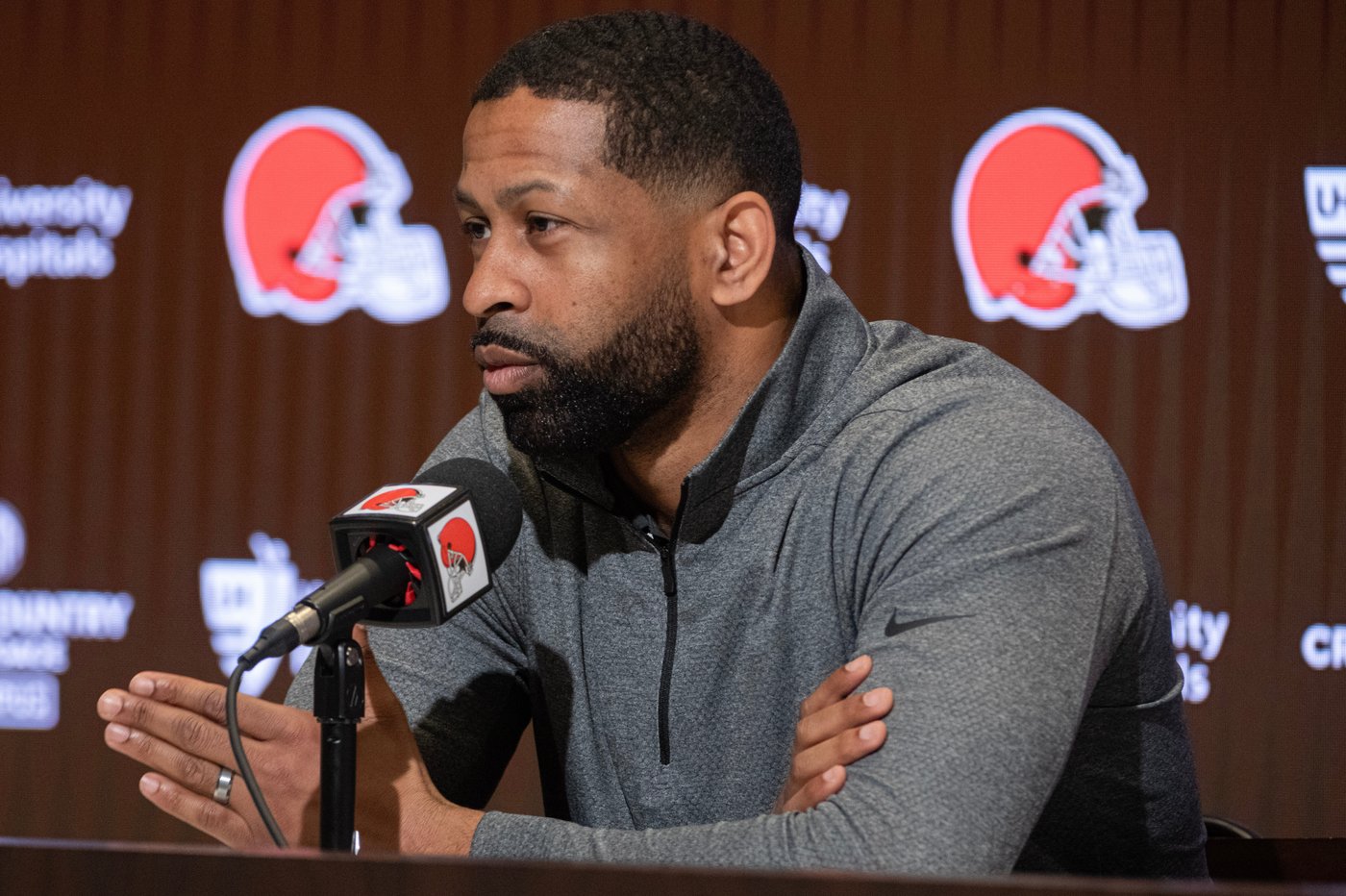 Browns begin head coach search with interviews of their coordinators, Jim Schwartz and Tommy Rees | iNFOnews.ca