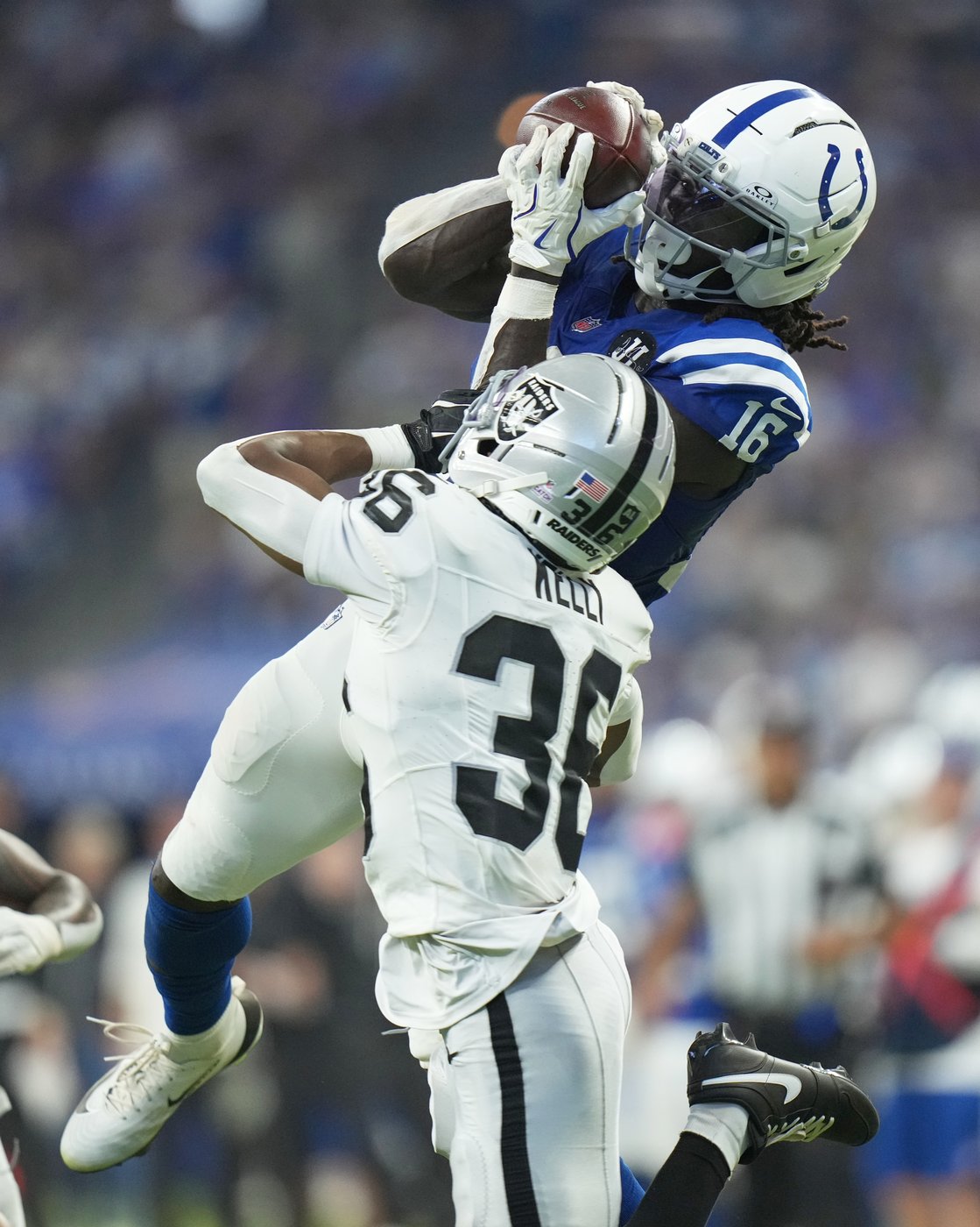 Jonathan Taylor runs for 3 touchdowns and Daniel Jones throws for 2 as Colts rout Raiders 40-6 | iNFOnews.ca