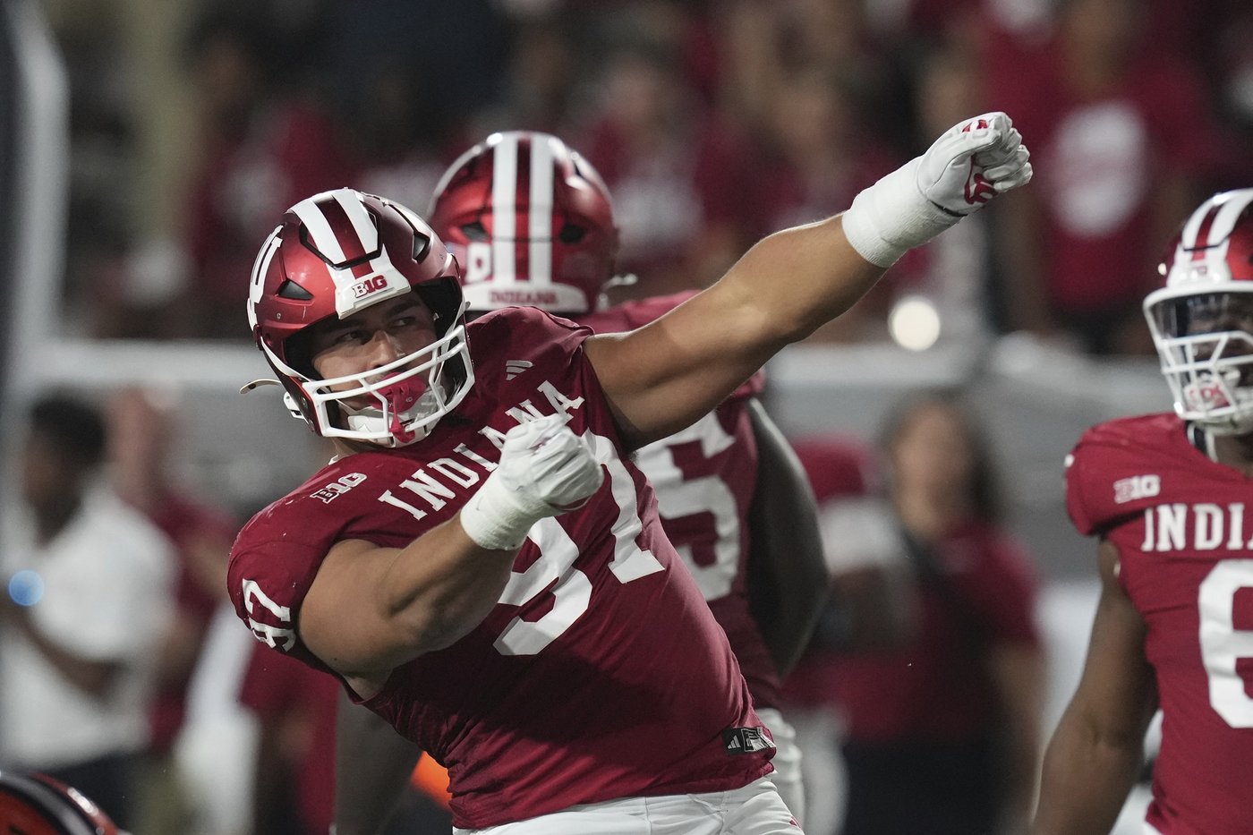 Impressive 63-10 rout over Illinois helps Indiana climb to No. 11, but will it silence the doubters? | iNFOnews.ca
