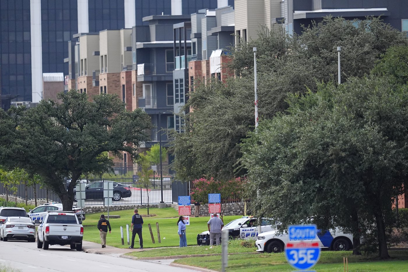 2 detainees killed and another critically injured in Dallas ICE facility, Homeland Security says | iNFOnews.ca