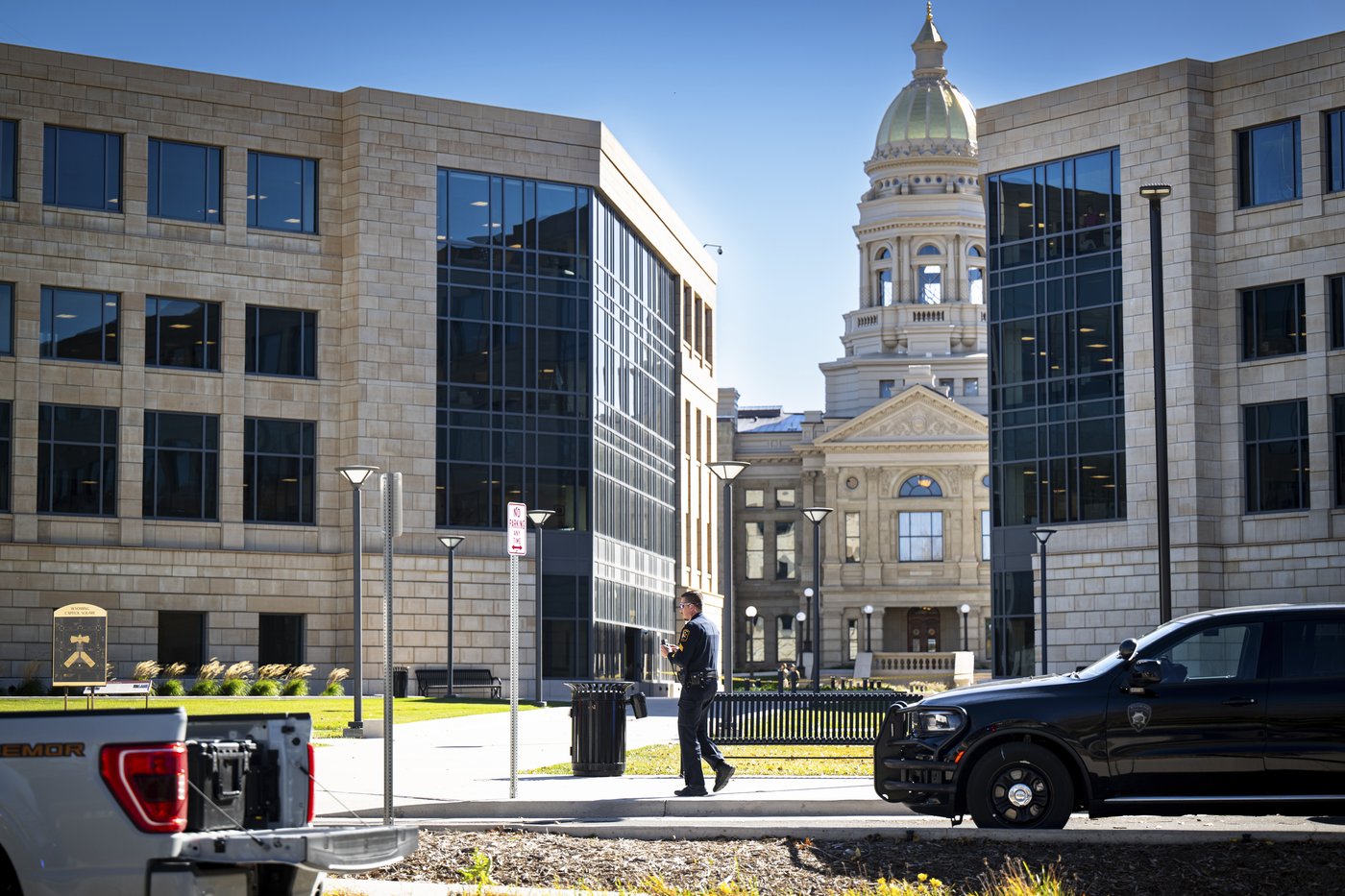Suspected explosive device found and brought indoors prompts Wyoming Capitol evacuation | iNFOnews.ca