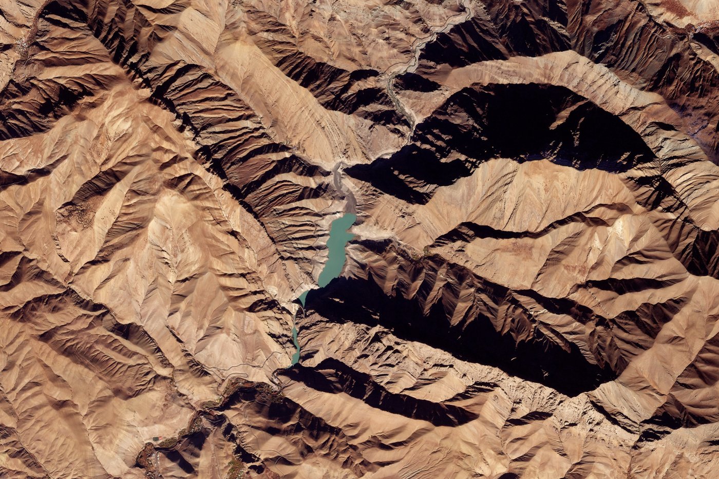 First rain of autumn falls in Iran's capital, but the drought-ravaged nation needs far more | iNFOnews.ca