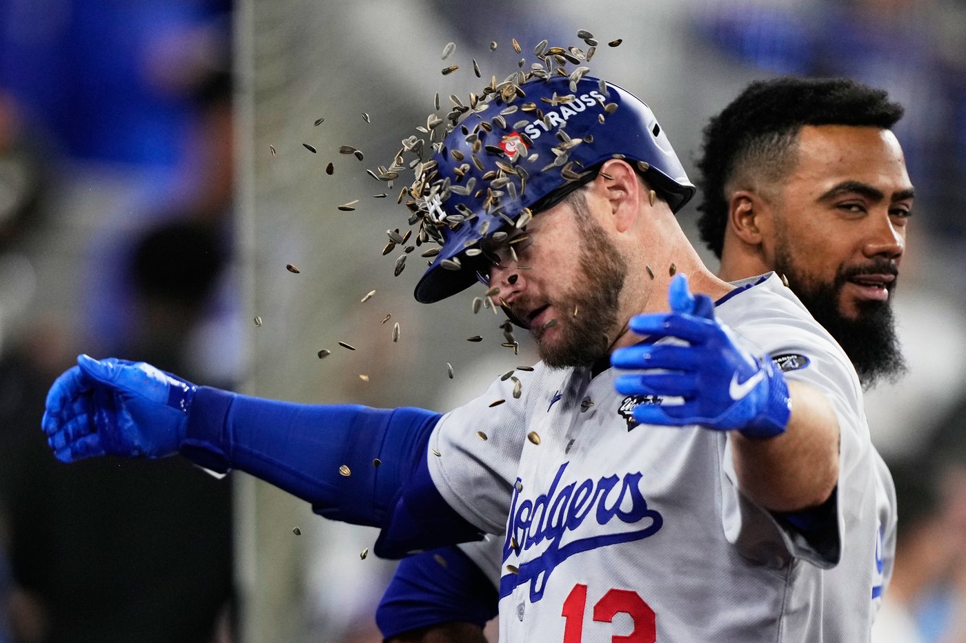 Dodgers beat Jays 5-1 in Game 2 of World Series | iNFOnews.ca