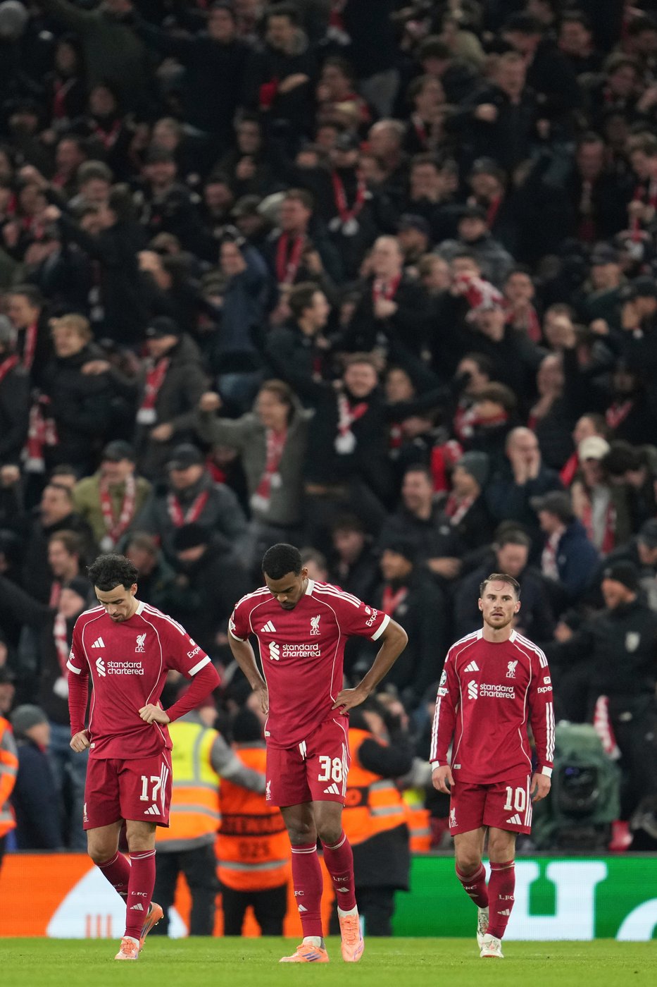 Slot in 'shock' and facing full-blown crisis at Liverpool after thrashing by PSV in Champions League | iNFOnews.ca