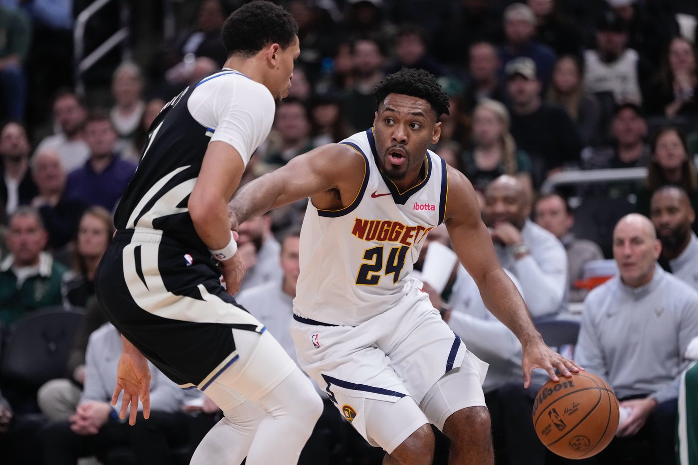 Strawther scores 20 points as short-handed Nuggets outlast slumping Bucks 102-100 | iNFOnews.ca