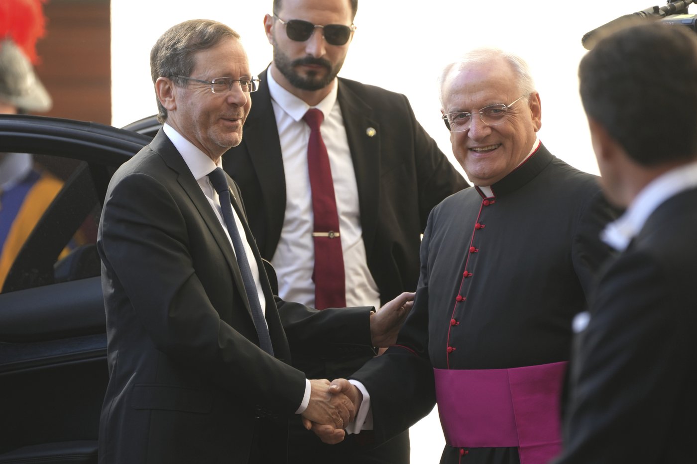 Pope Leo and Vatican insist on 2-state solution to end Gaza war during meeting with Israel president | iNFOnews.ca Pope Leo and Vatican insist on 2-state solution to end Gaza war during meeting with Israel president | iNFOnews.ca