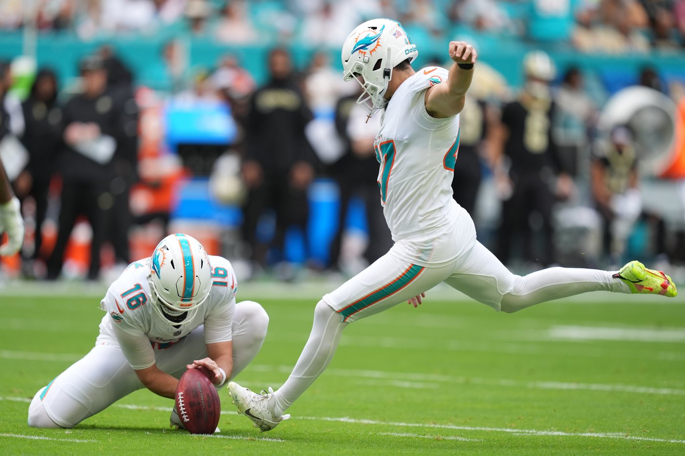 Achane rushes for 134 yards and a TD to help Dolphins edge Saints 21-17 for 3rd straight win | iNFOnews.ca Achane rushes for 134 yards and a TD to help Dolphins edge Saints 21-17 for 3rd straight win | iNFOnews.ca
