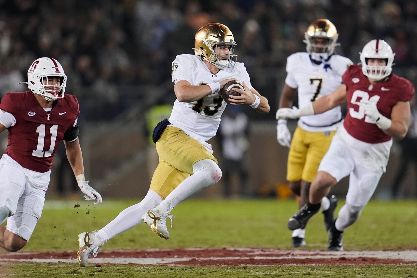 Love gets hurt but returns as No. 9 Notre Dame routs Stanford 49-20 | iNFOnews.ca