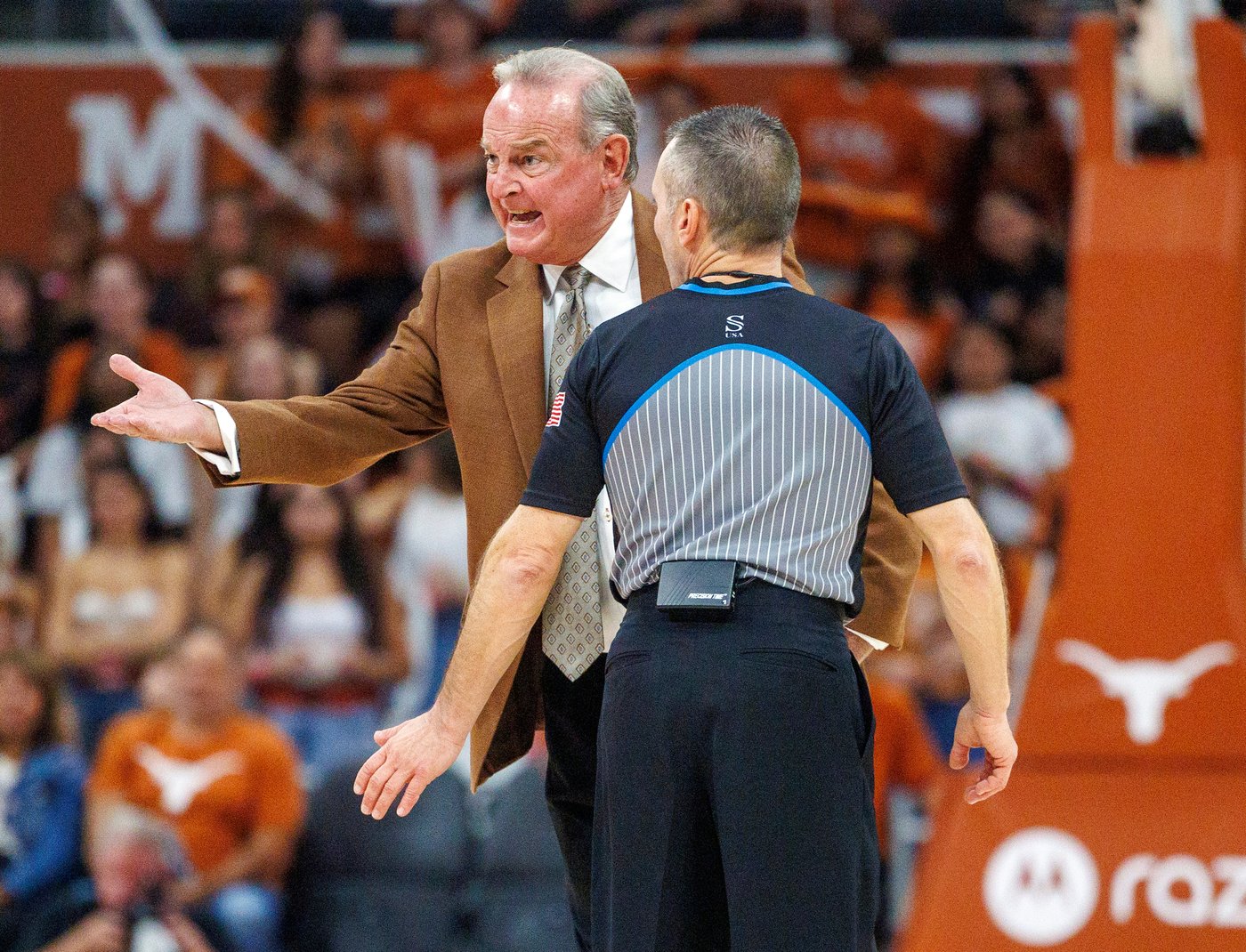 Booker's 22 points, 12 rebounds and 6 steals leads No. 4 Texas women past No. 24 Richmond 85-56 | iNFOnews.ca Booker's 22 points, 12 rebounds and 6 steals leads No. 4 Texas women past No. 24 Richmond 85-56 | iNFOnews.ca