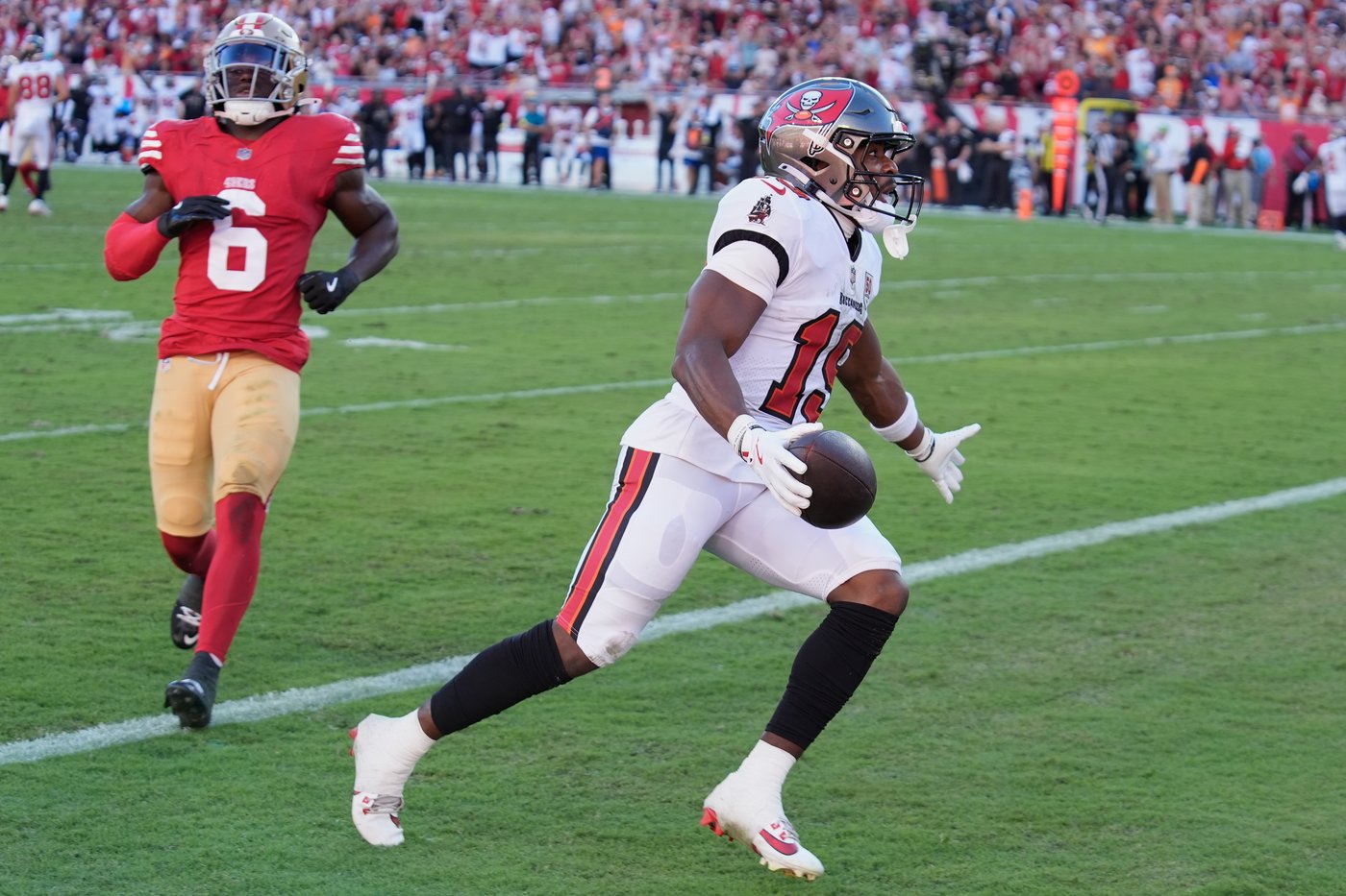 Baker Mayfield tosses 2 touchdown passes and the Buccaneers beat the 49ers 30-19 | iNFOnews.ca