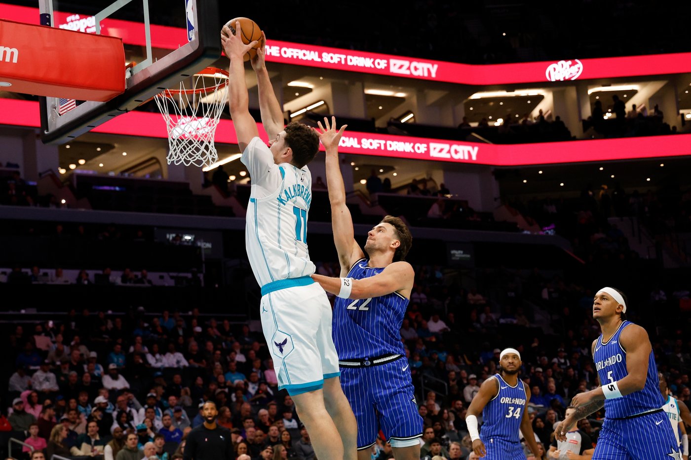 Ryan Kalkbrenner's historic NBA career start: 81% from the field through first 10 games | iNFOnews.ca